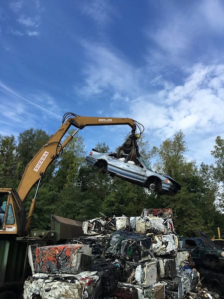 Dell&apos;s Auto Wrecking Scrap metal dealer at 16 Plumtrees Rd